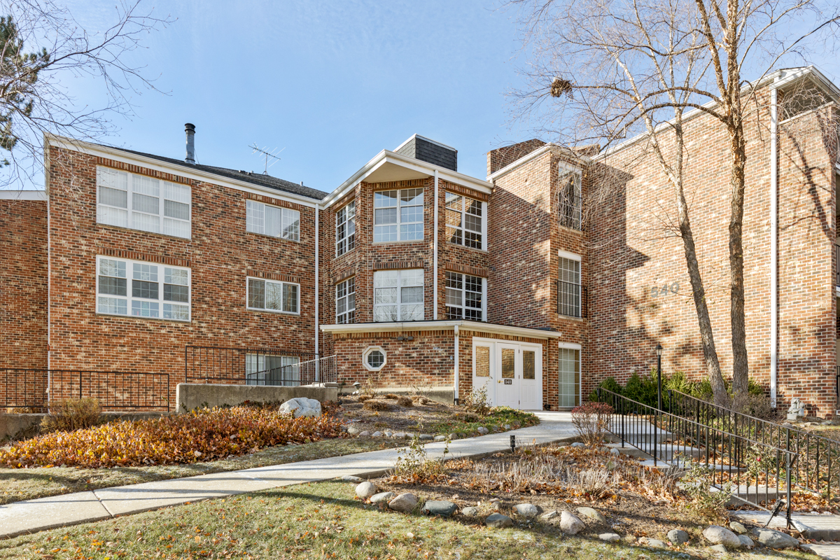 540 Biesterfield Road #309C, Elk Grove Village, IL 60007