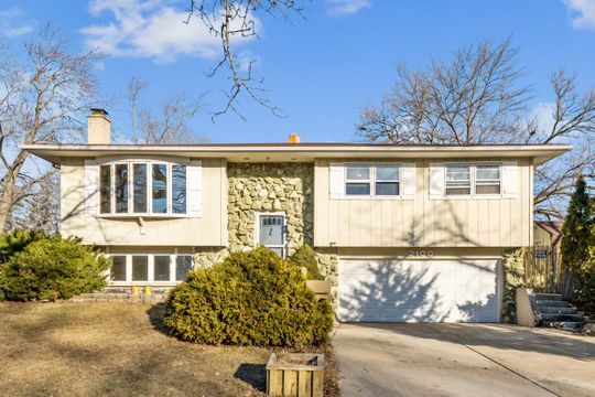2100 Arbor Vitae Drive, Hanover Park, IL 60133