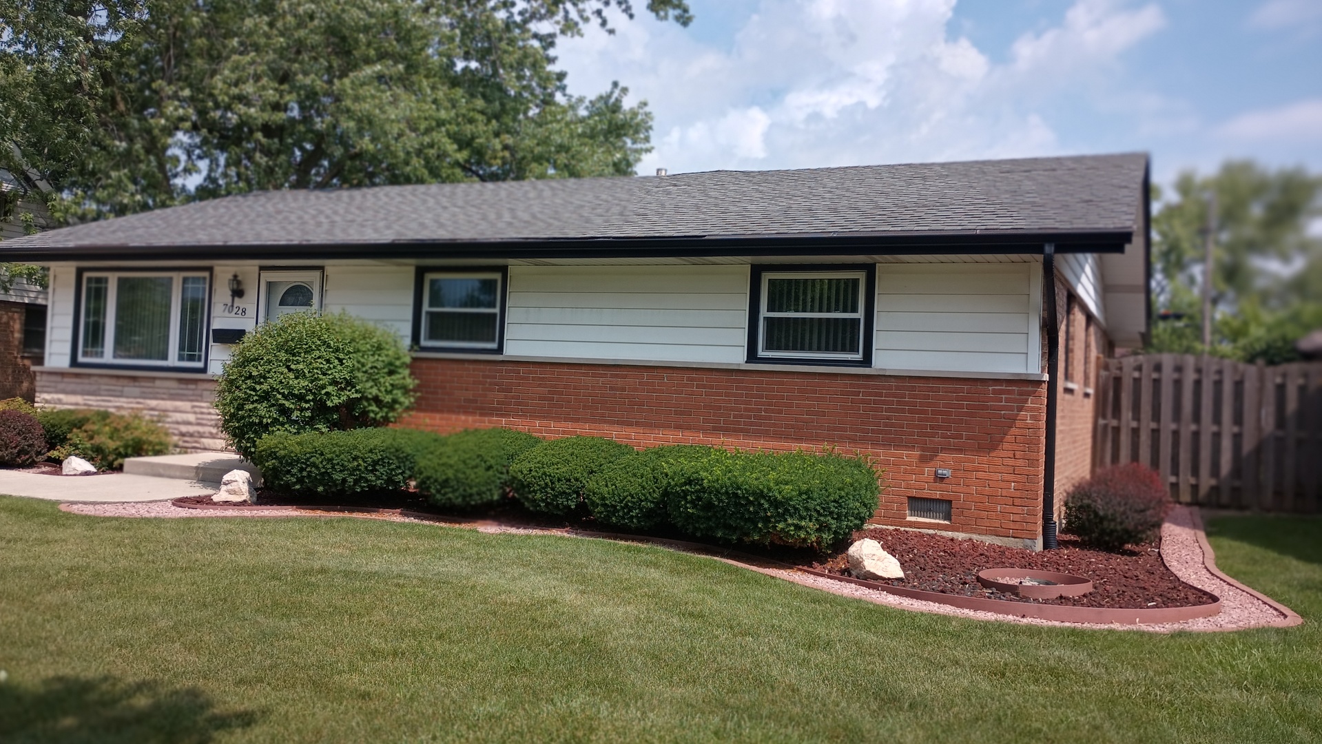 7028 Stanford Drive, Bridgeview, IL 60455