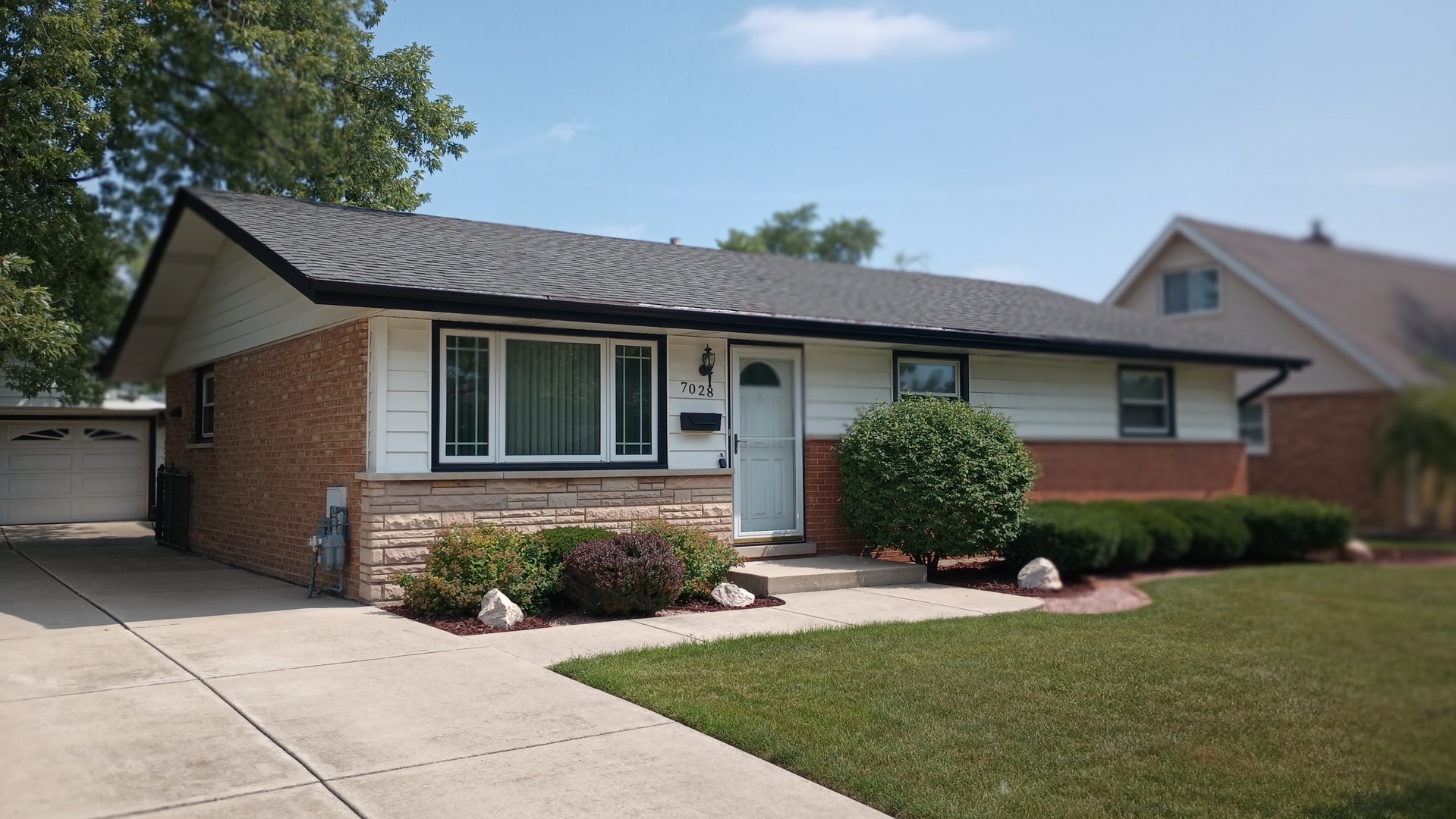 7028 Stanford Drive, Bridgeview, IL 60455