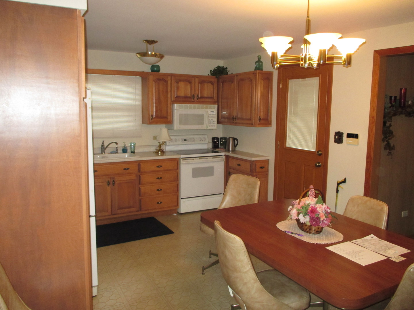 7028 Stanford Drive, Bridgeview, IL 60455