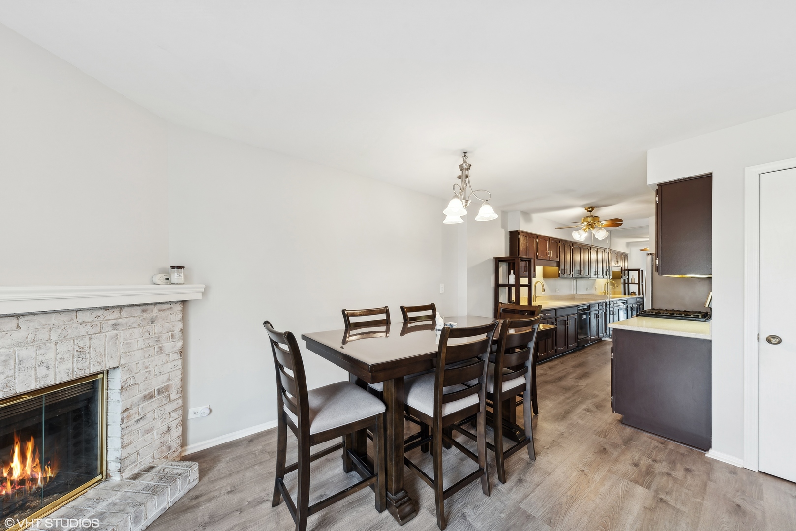1628 N Windsor Drive, Arlington Heights, IL 60004