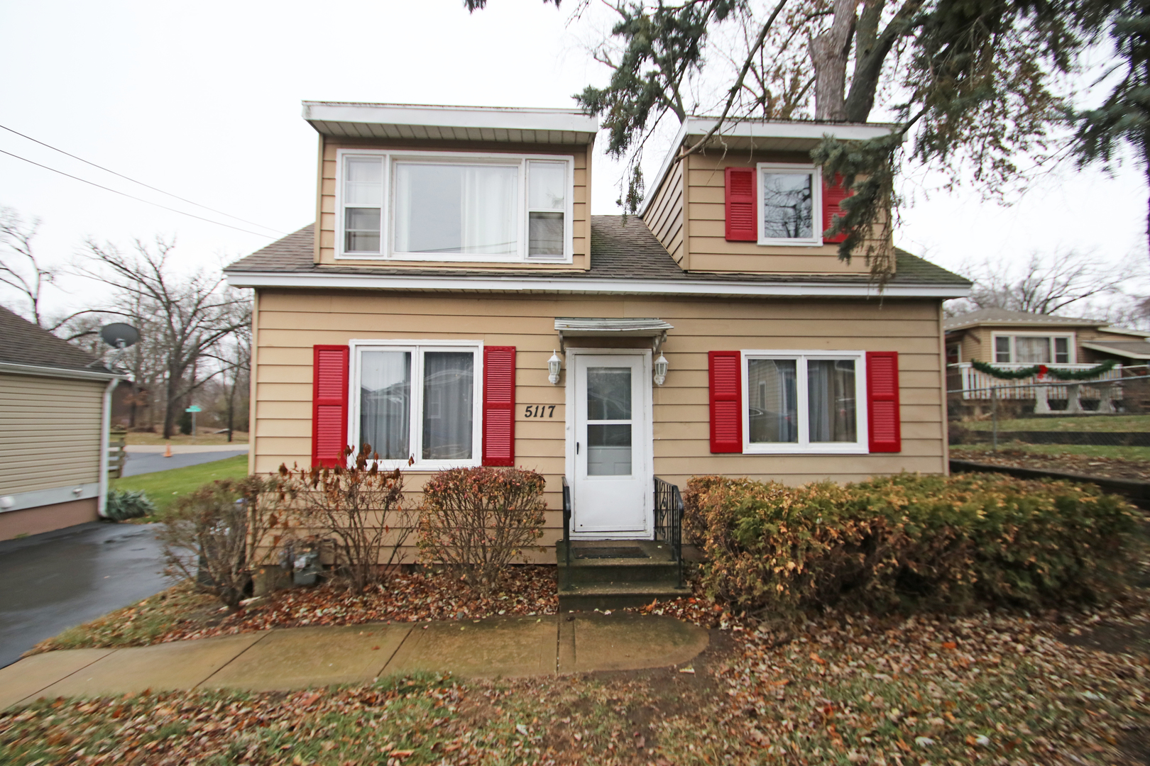 5117 N Leeside Street, McHenry, IL 60050