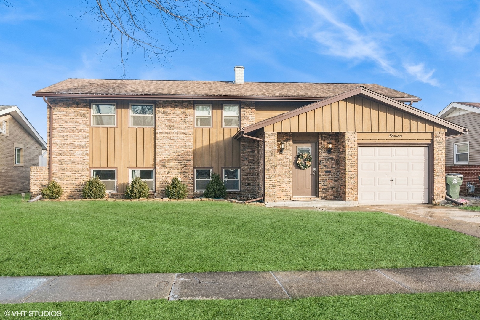 11 Wildwood Road, Elk Grove Village, IL 60007