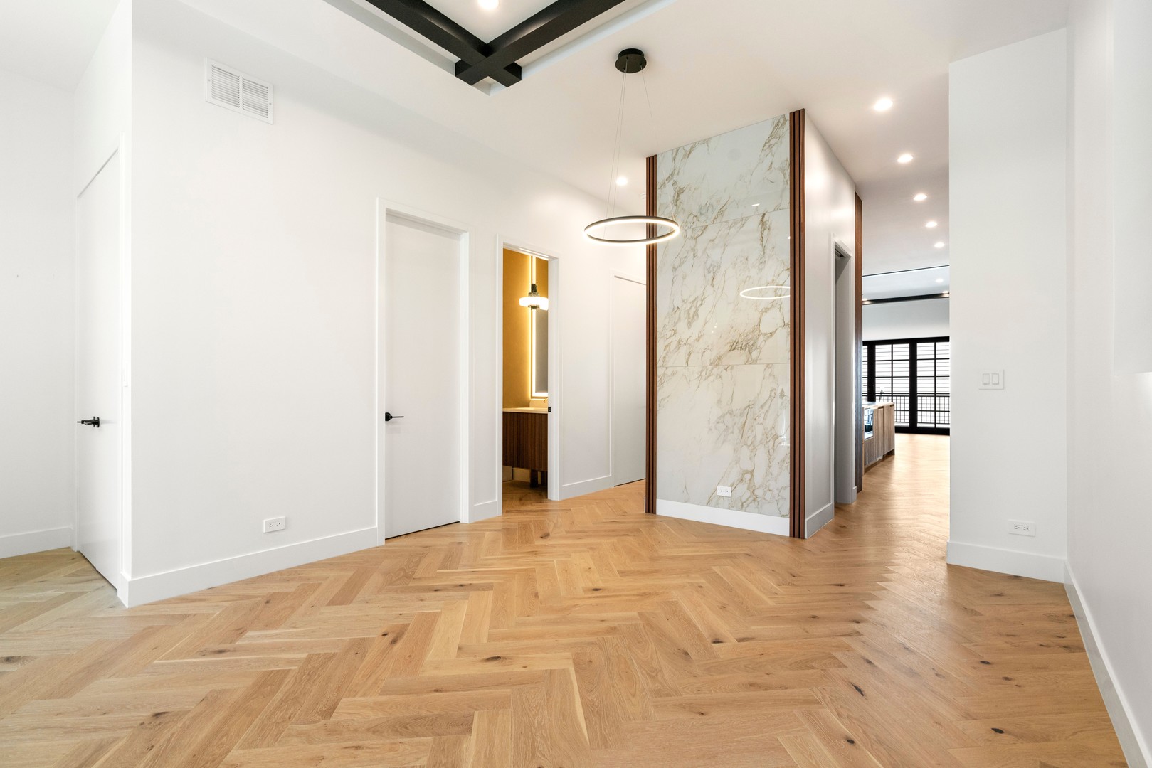 3446 N Oakley Avenue, Chicago, IL 60618