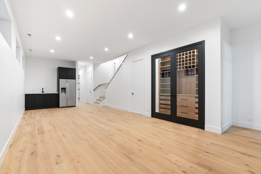 3446 N Oakley Avenue, Chicago, IL 60618