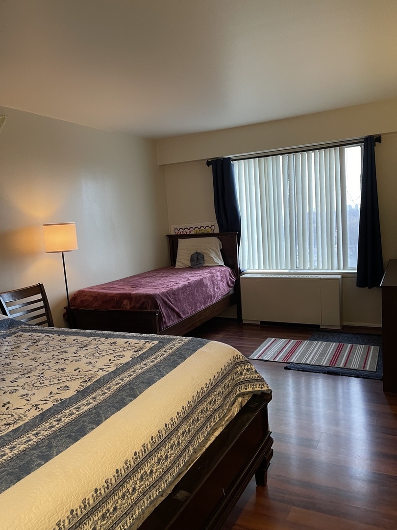 6833 N Kedzie Avenue #801, Chicago, IL 60645