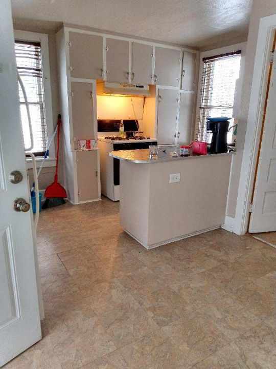219 W John Street, Freeport, IL 61032