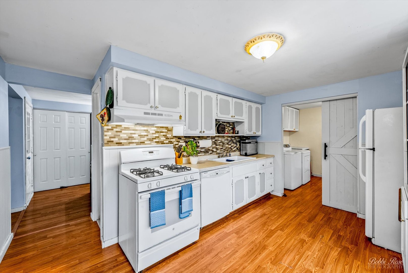 1505 Plymouth Circle, Carpentersville, IL 60110