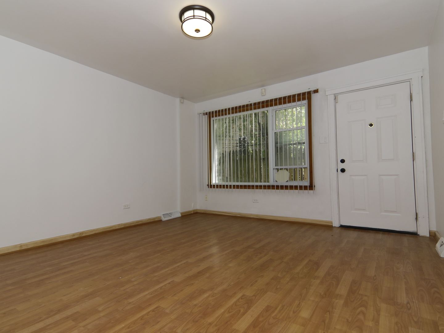7251 S Ridgeland Avenue #E, Chicago, IL 60649