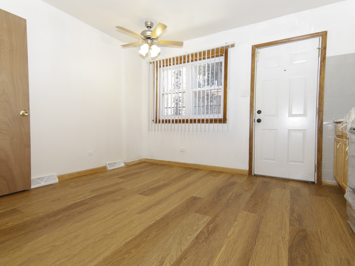 7251 S Ridgeland Avenue #E, Chicago, IL 60649