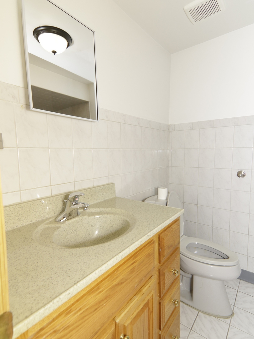 7251 S Ridgeland Avenue #E, Chicago, IL 60649