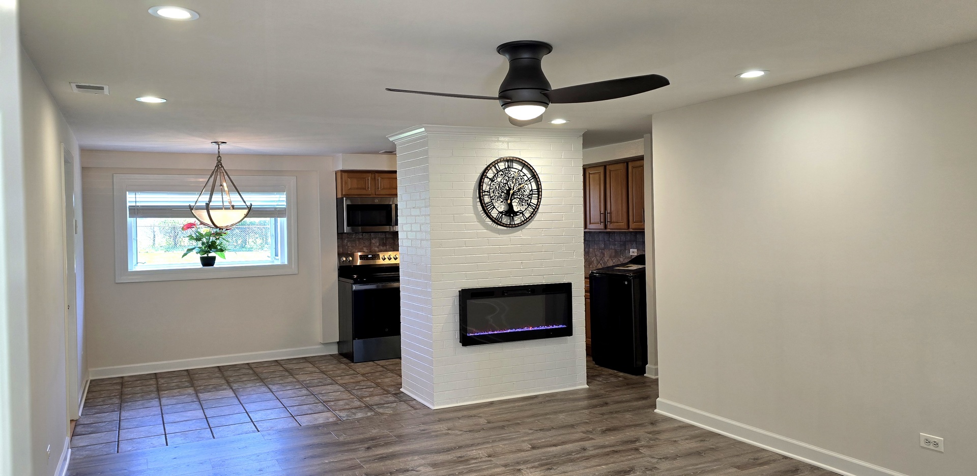 1607 WARWICK Lane, Schaumburg, IL 60193