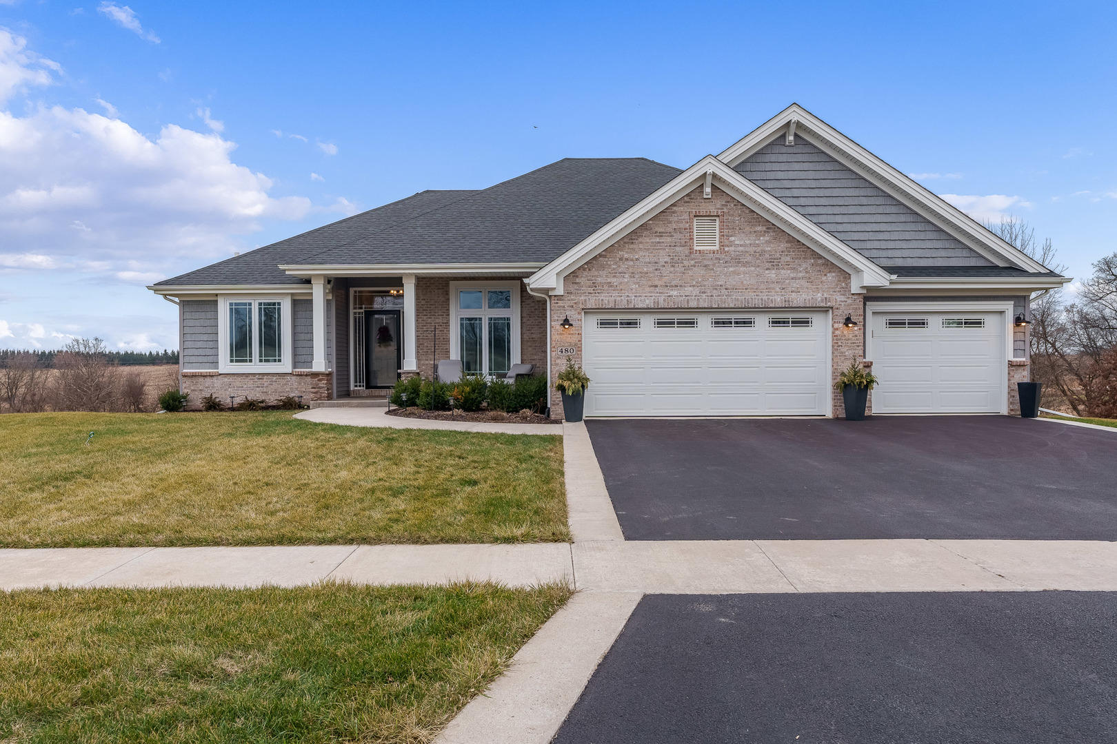 480 Burled Wood Drive, Poplar Grove, IL 61065