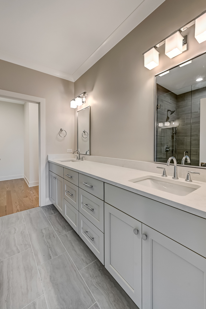 137 Harding Court, Glen Ellyn, IL 60137
