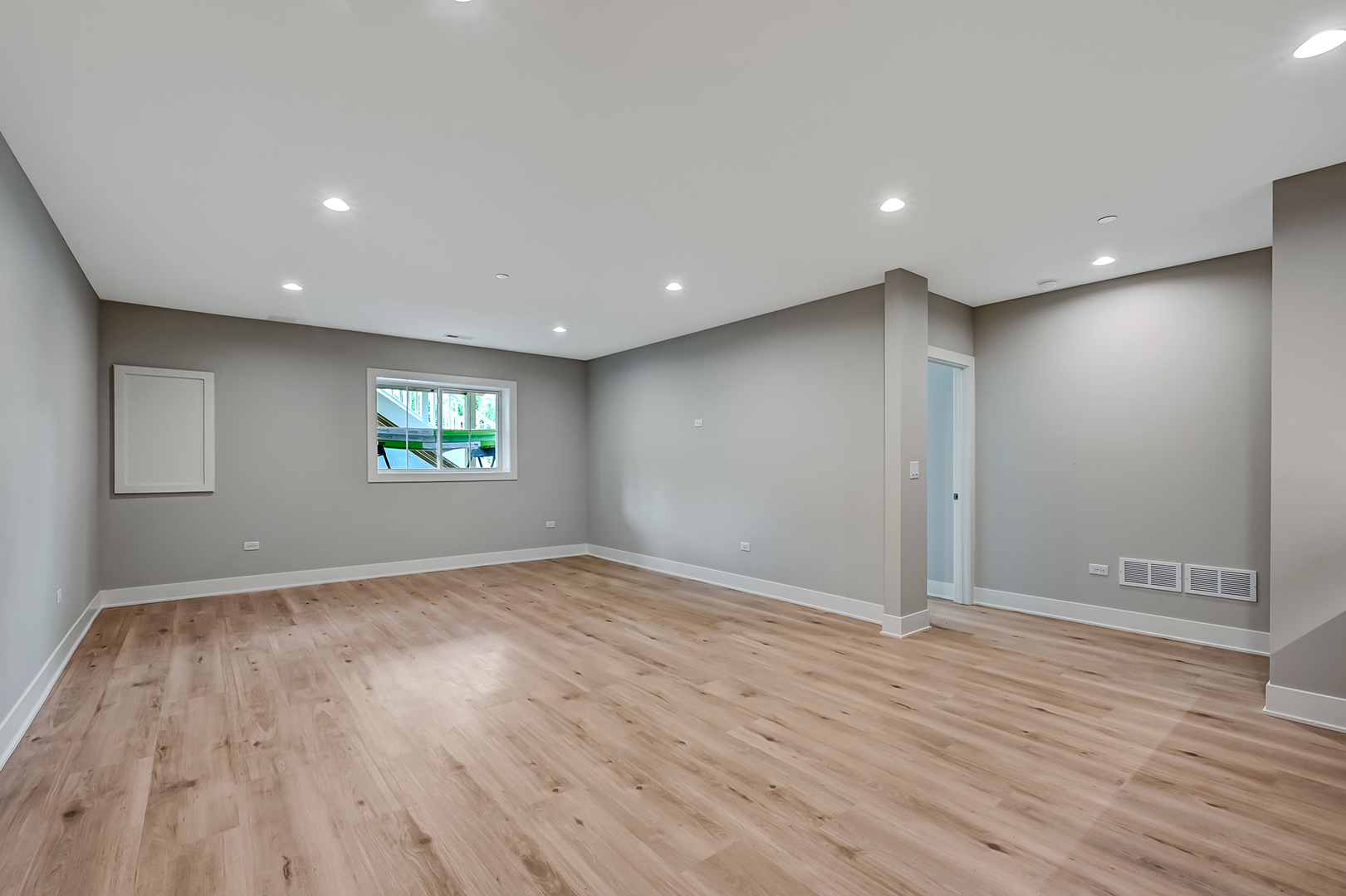 137 Harding Court, Glen Ellyn, IL 60137