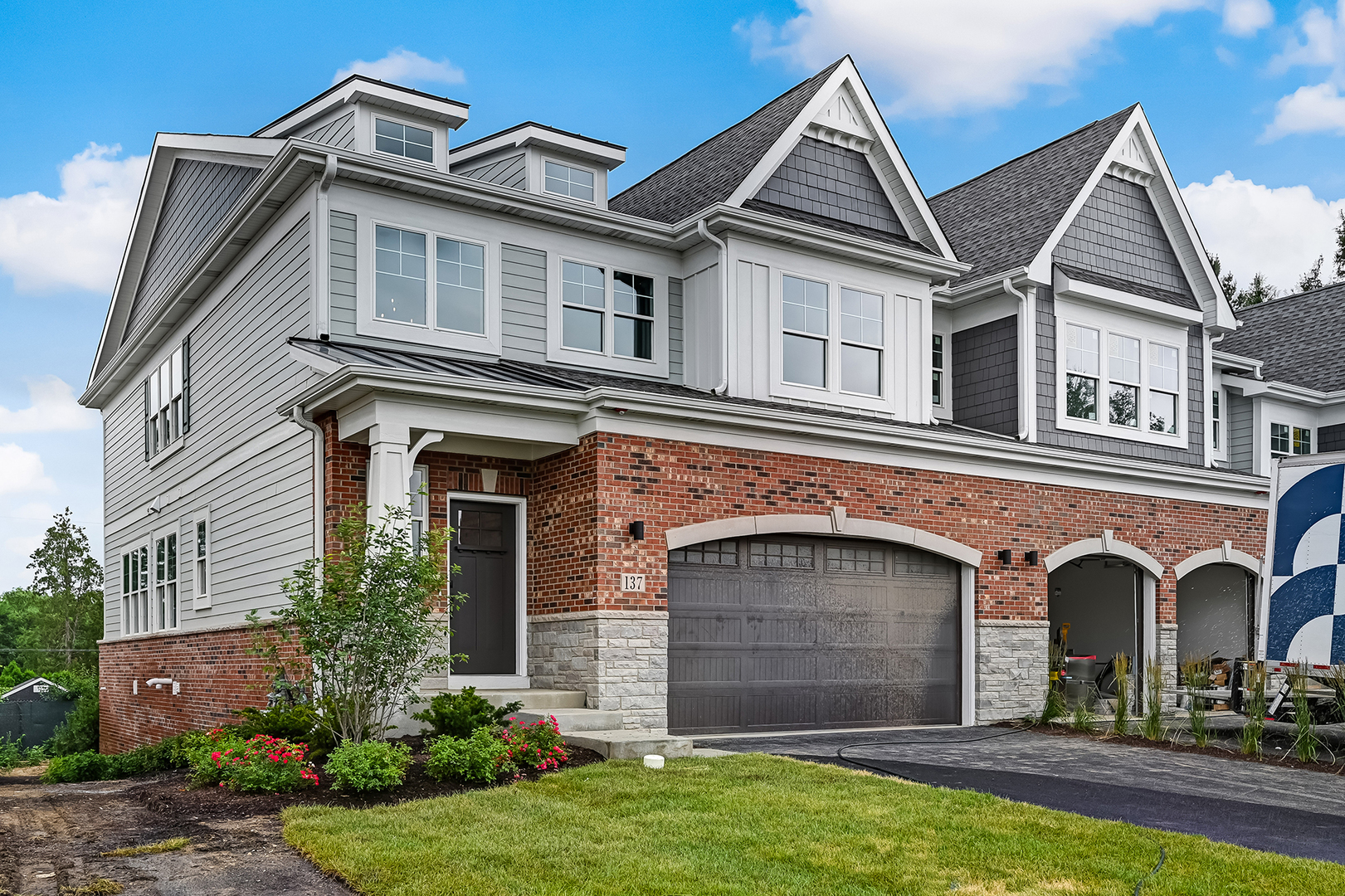 137 Harding Court, Glen Ellyn, IL 60137