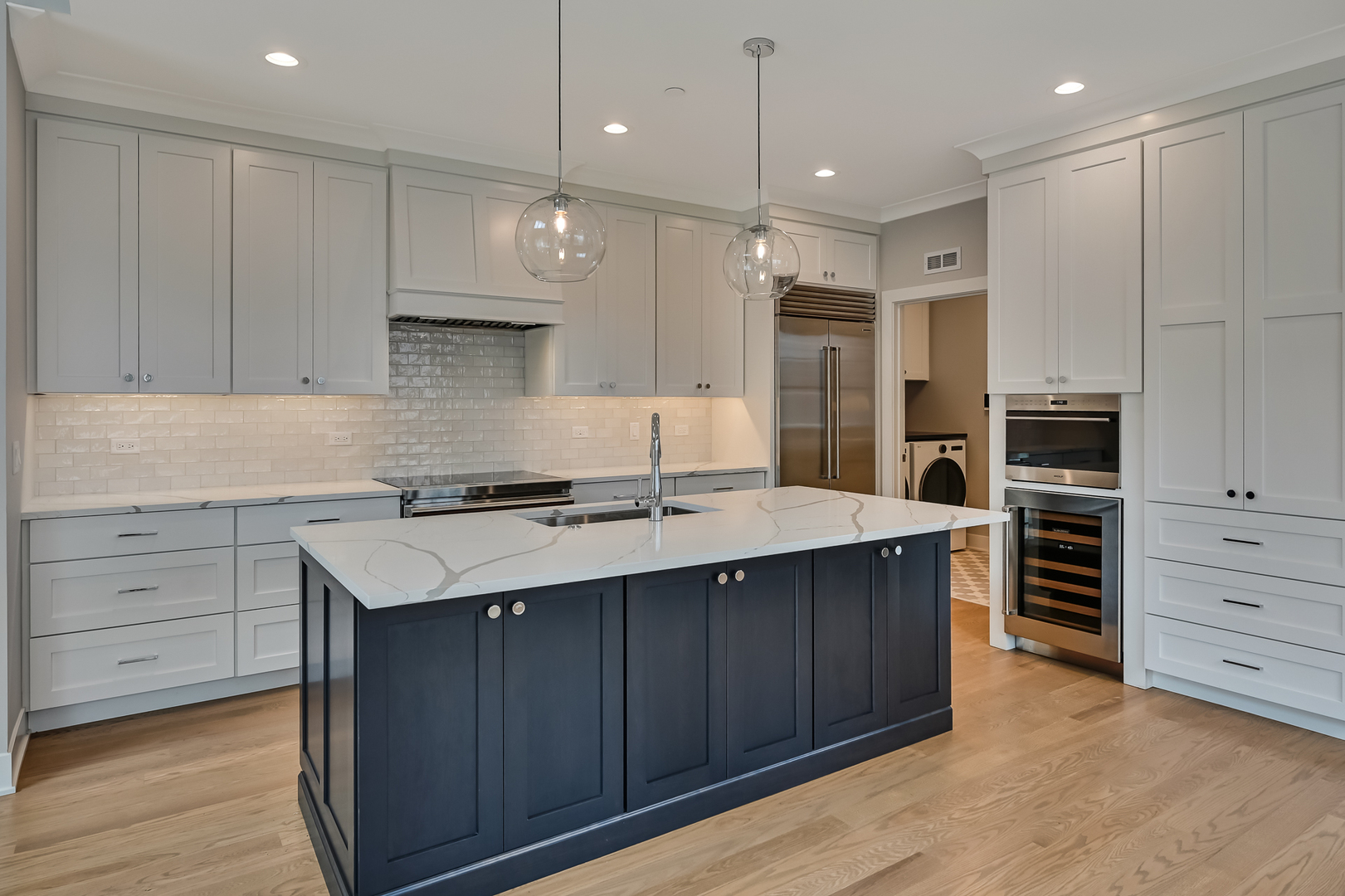 137 Harding Court, Glen Ellyn, IL 60137