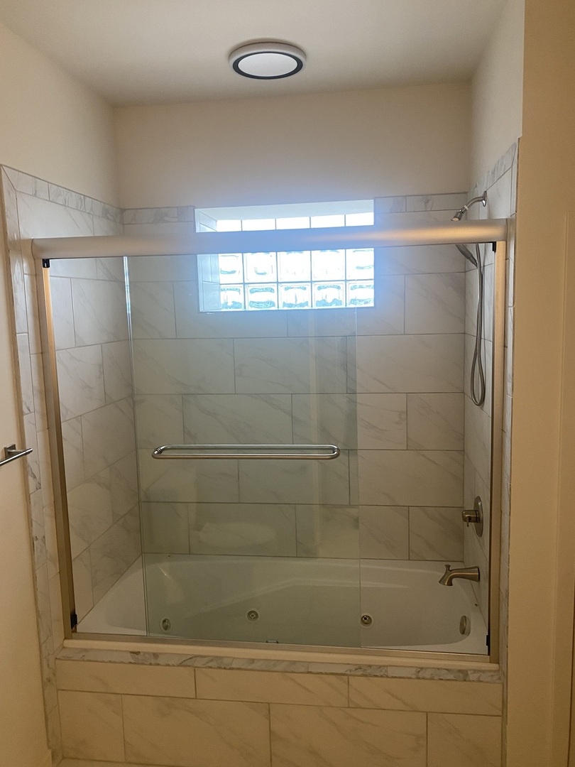 212 N Center Street #701, Bloomington, IL 61701