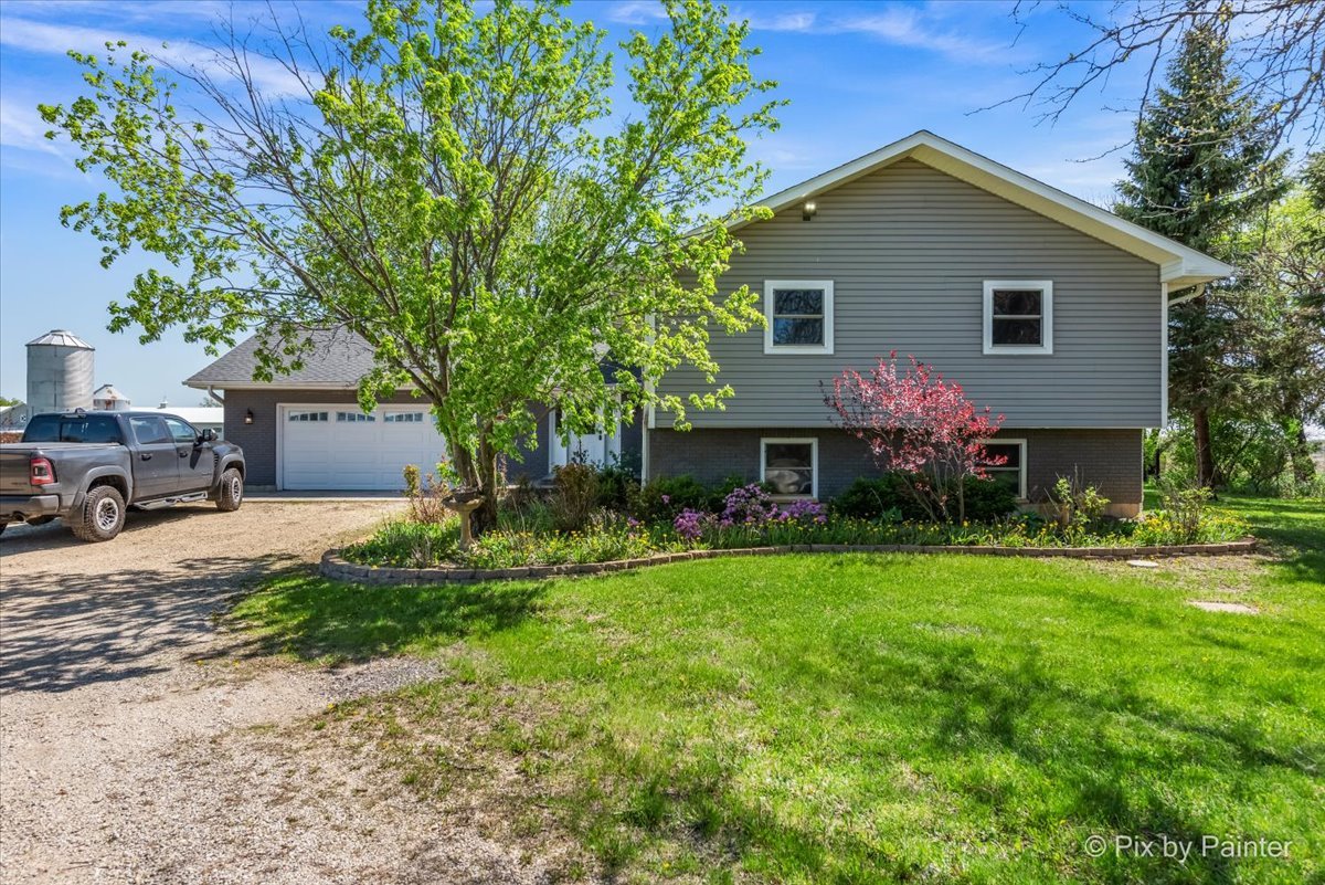 15917 Kishwaukee Valley Road, Woodstock, IL 60098