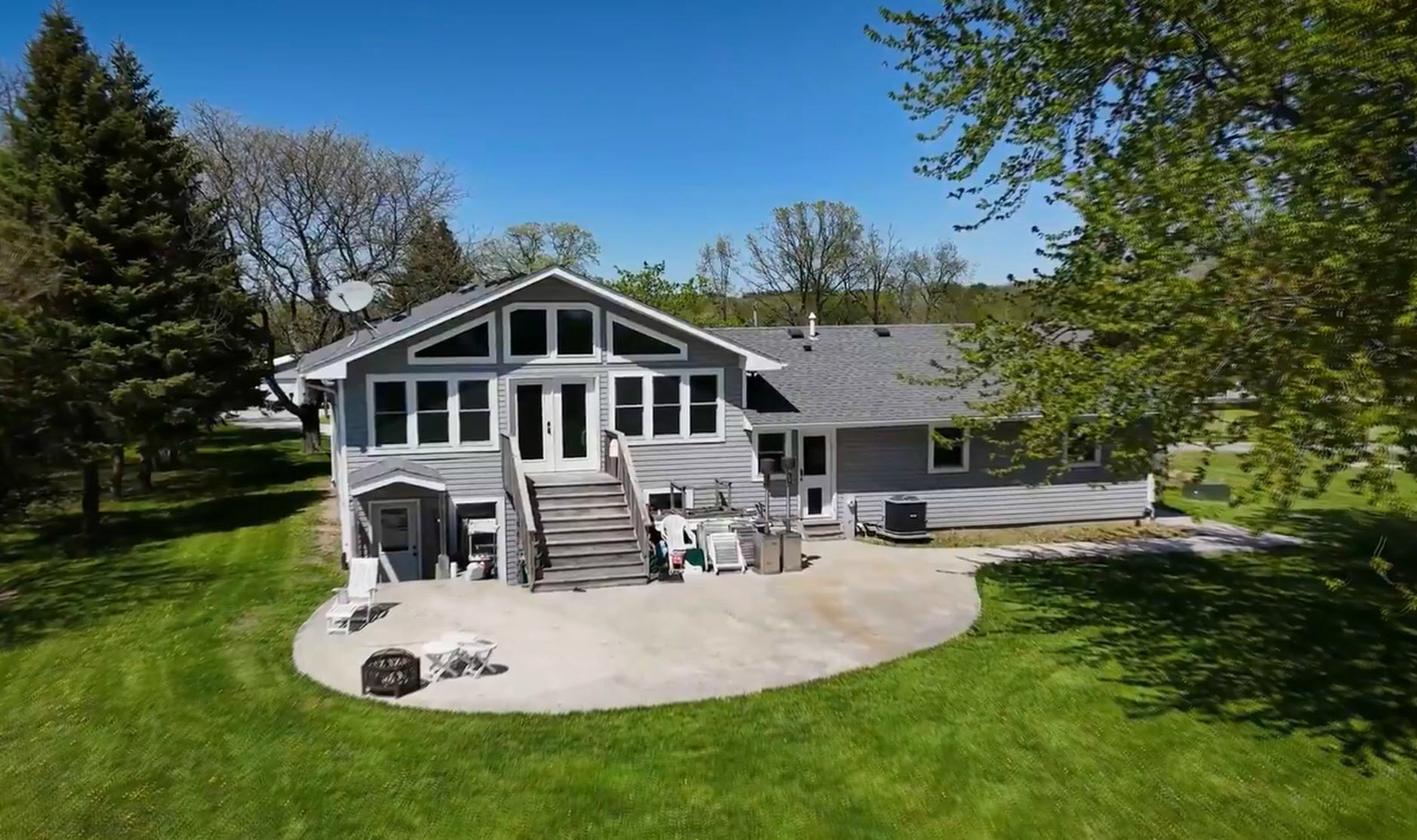15917 Kishwaukee Valley Road, Woodstock, IL 60098
