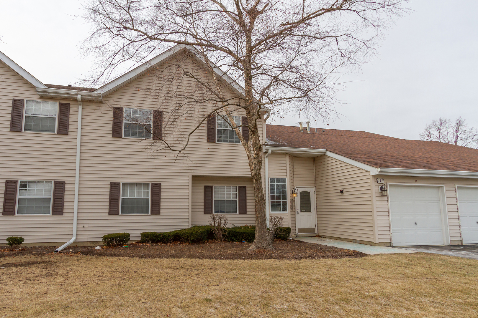 117 Gant Circle #D, Streamwood, IL 60107