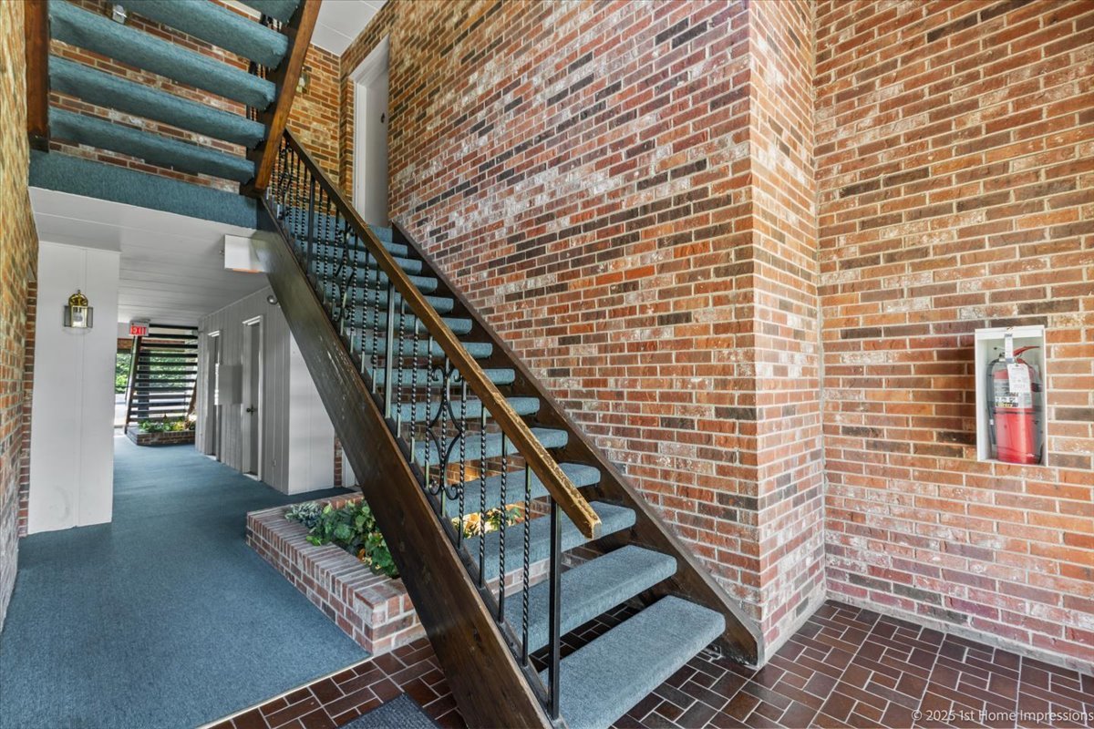 9114 W 140th Street #204, Orland Park, IL 60462