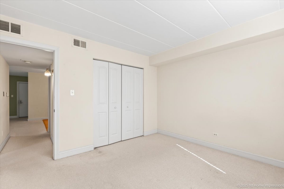 9114 W 140th Street #204, Orland Park, IL 60462
