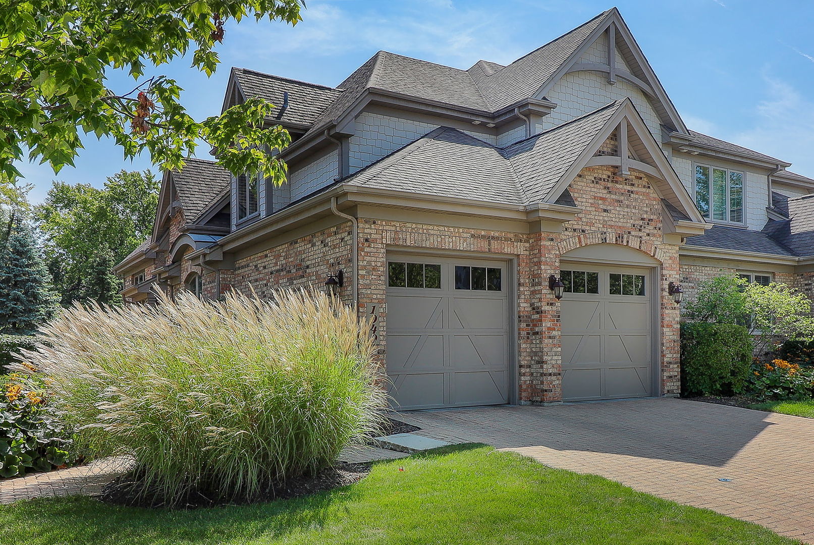 1040 Mackenzie Place, Wheaton, IL 60187