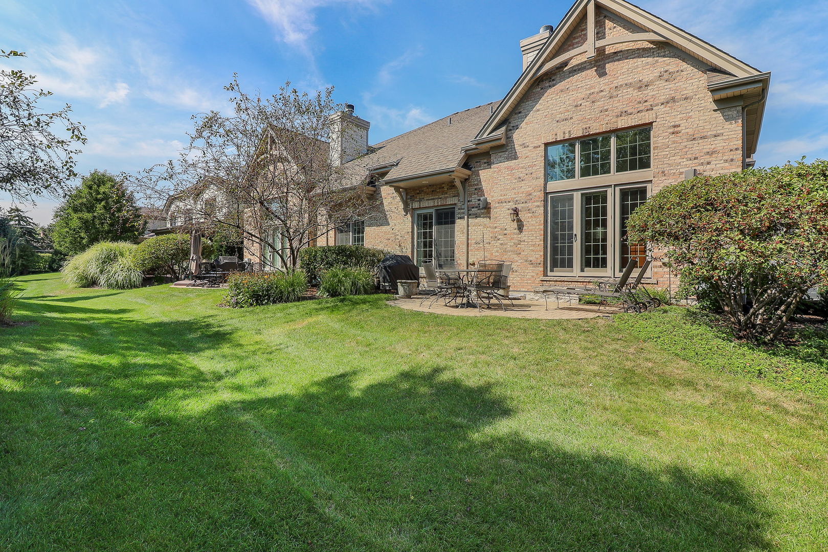 1040 Mackenzie Place, Wheaton, IL 60187