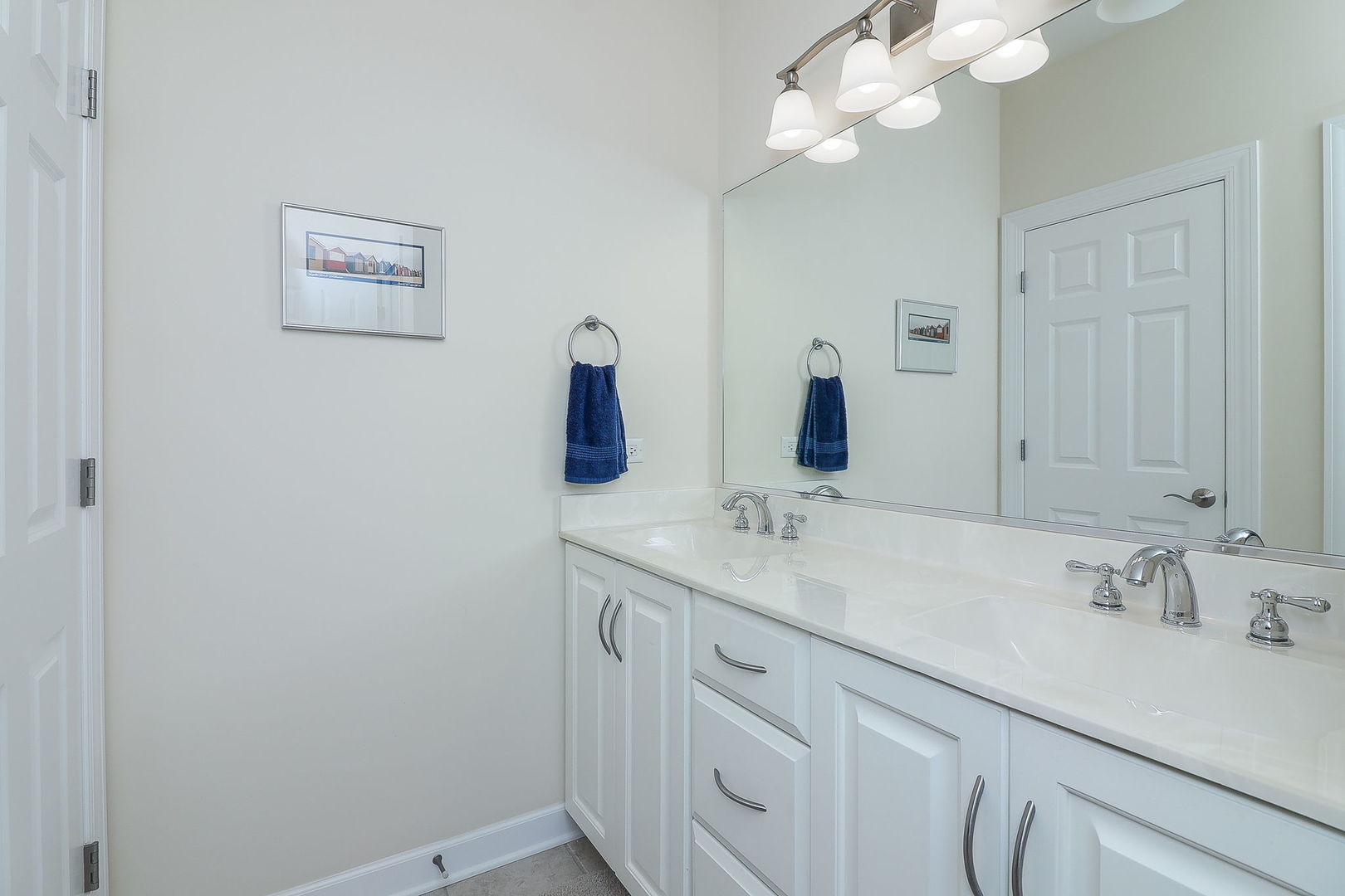 1040 Mackenzie Place, Wheaton, IL 60187