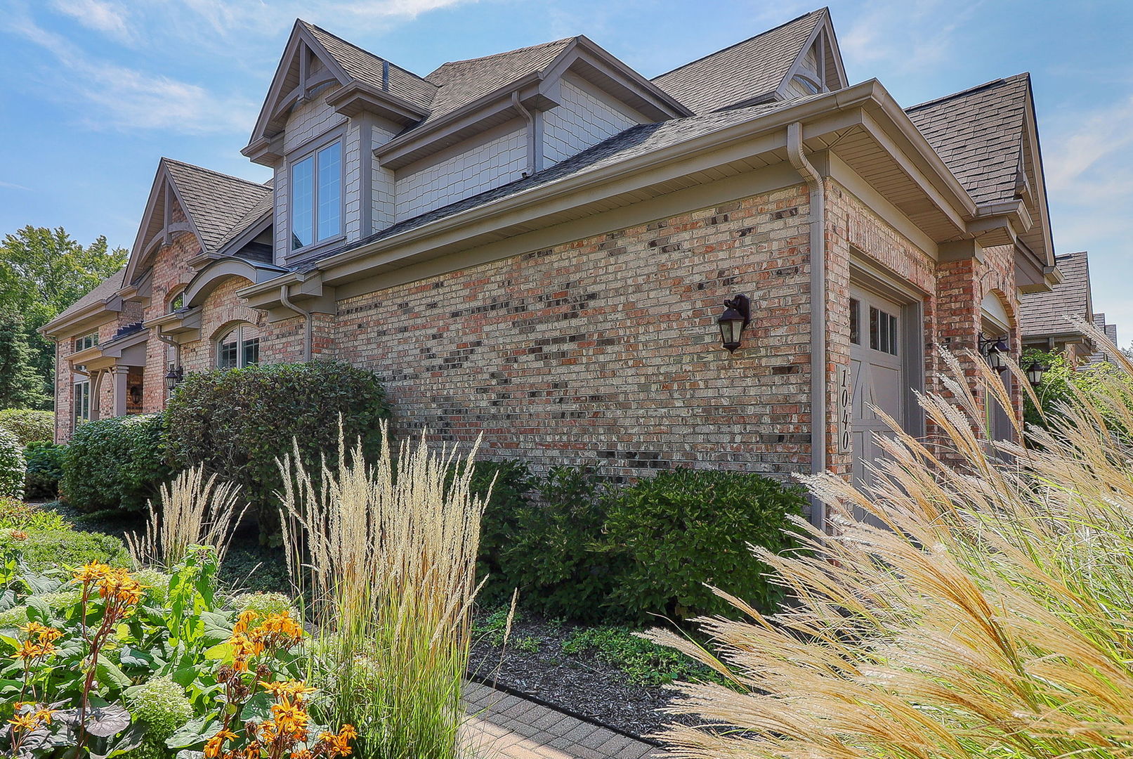 1040 Mackenzie Place, Wheaton, IL 60187