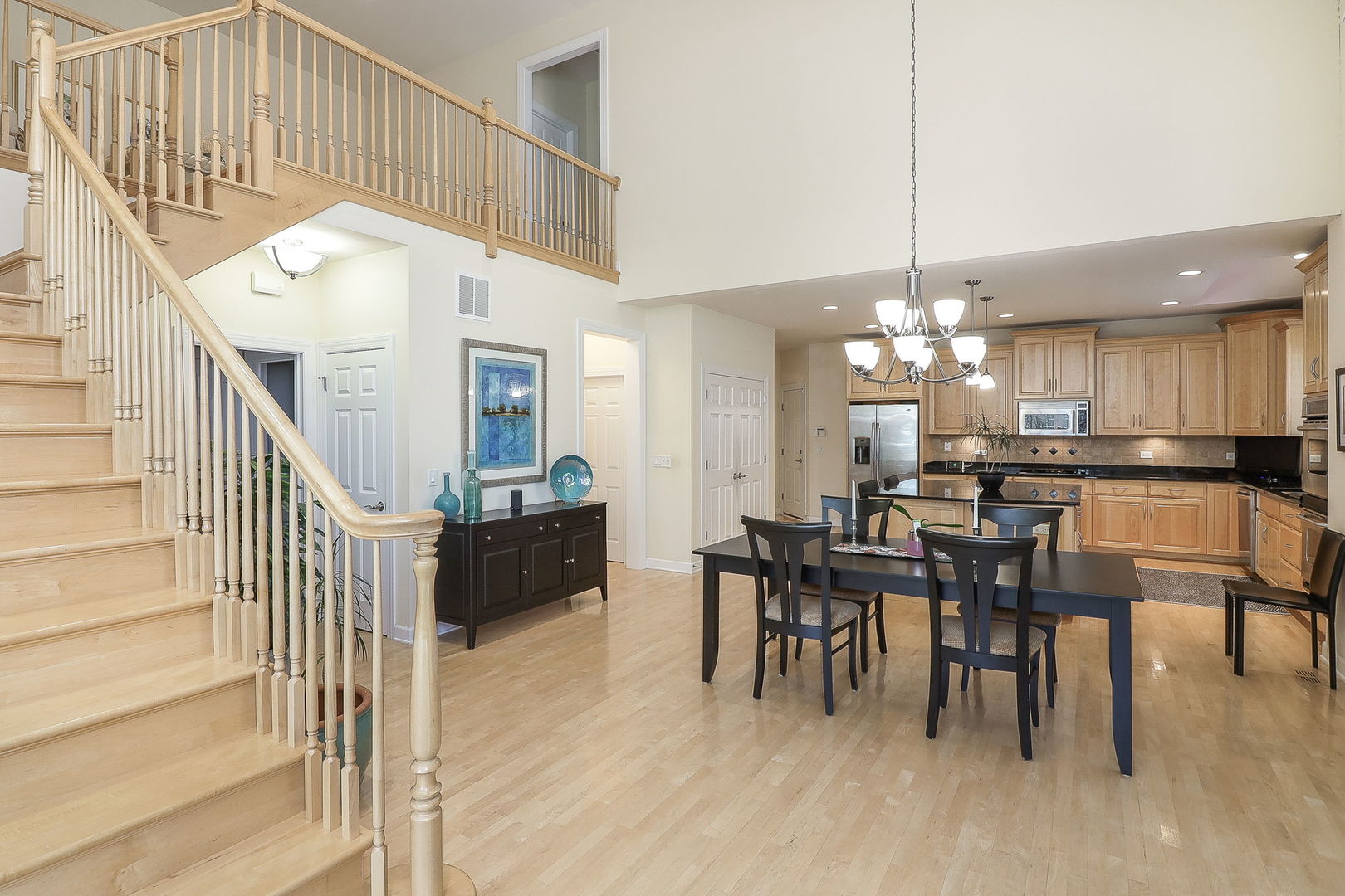 1040 Mackenzie Place, Wheaton, IL 60187