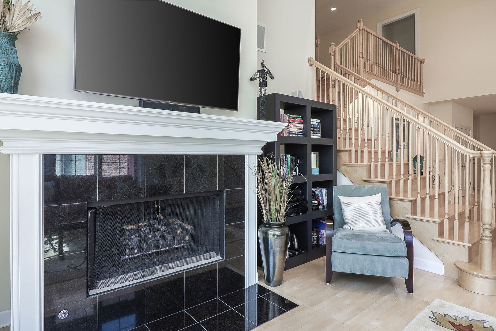1040 Mackenzie Place, Wheaton, IL 60187