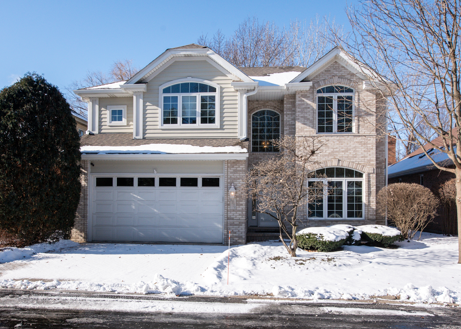 6334 Breton Lakes Drive, Willowbrook, IL 60527