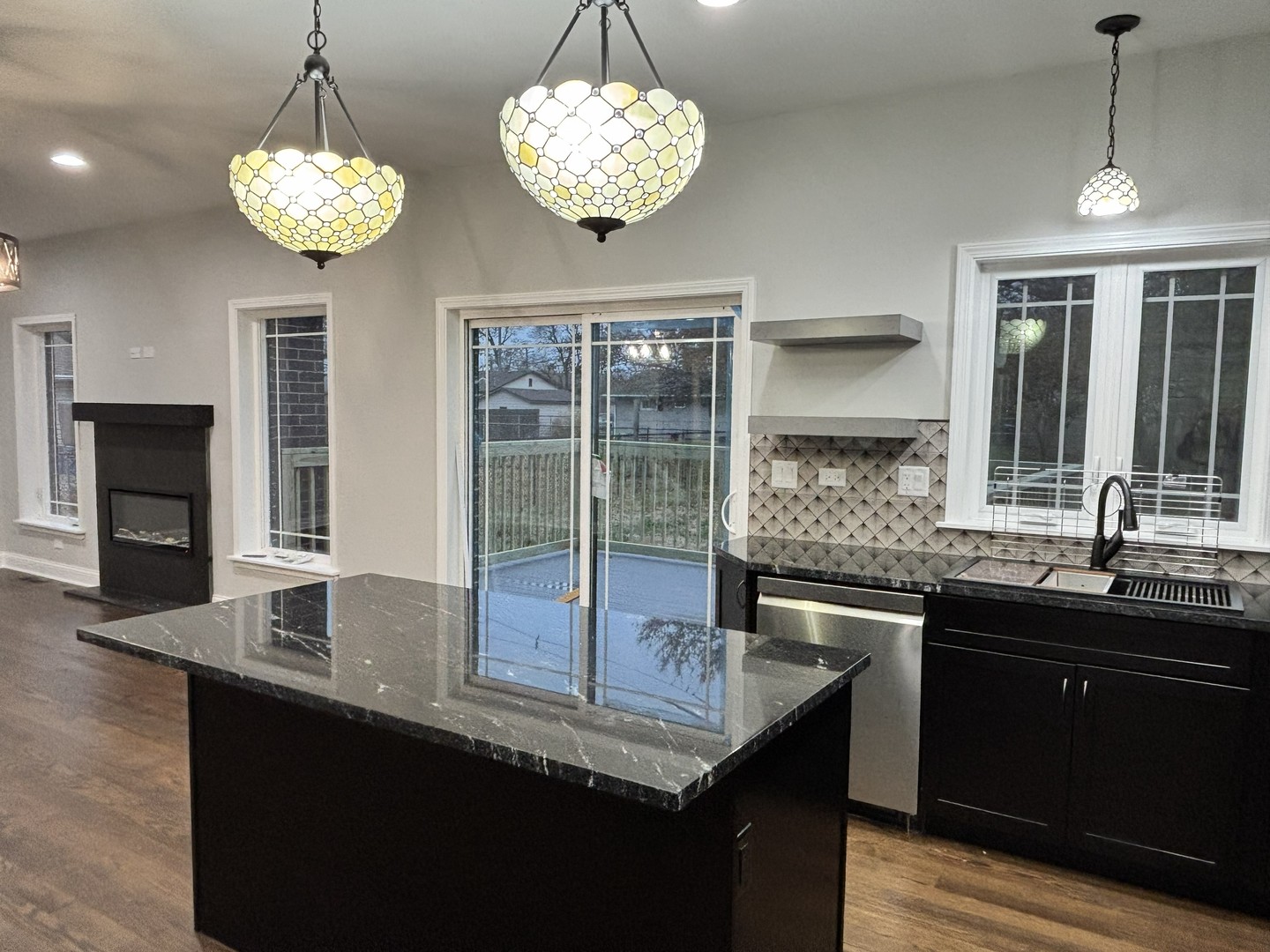 6532 W 112th Street, Worth, IL 60482