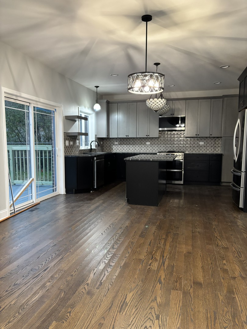 6532 W 112th Street, Worth, IL 60482