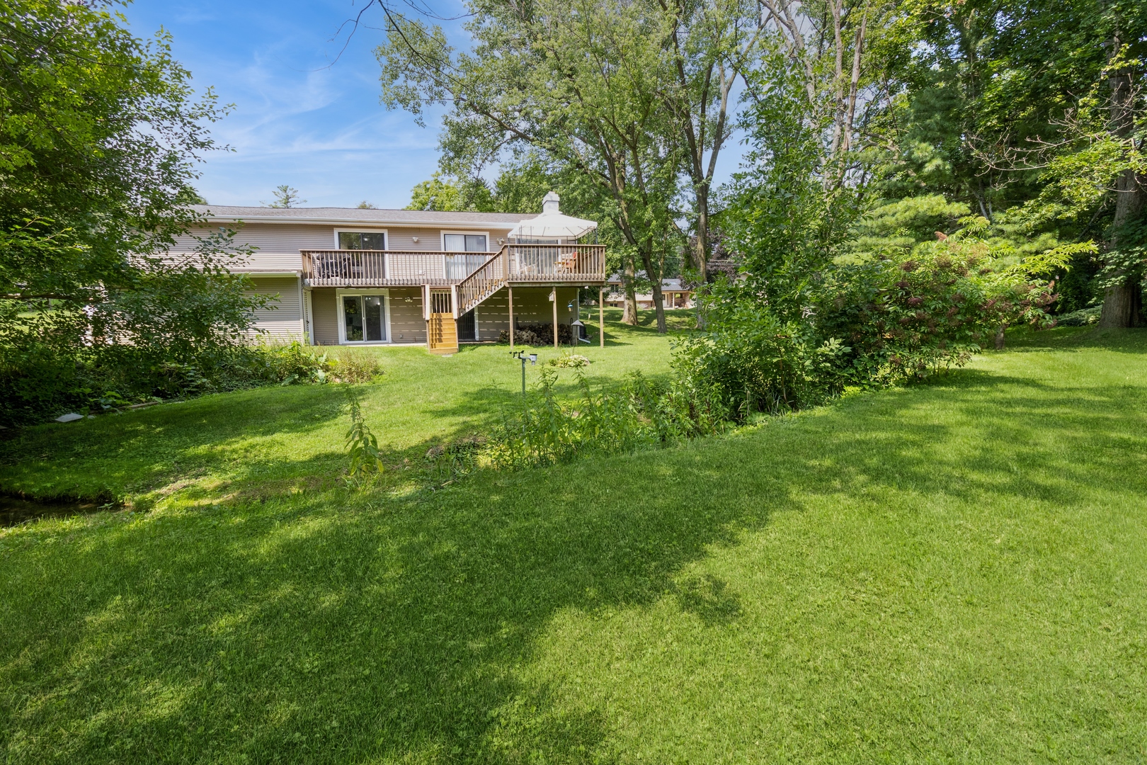 295 S Walnut Street, South Elgin, IL 60177