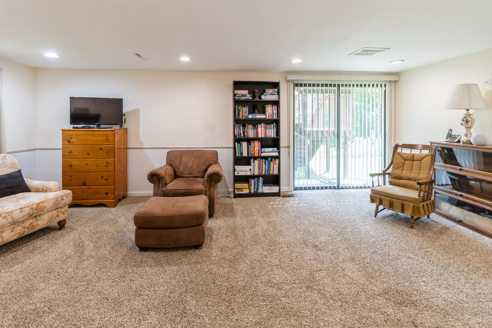 295 S Walnut Street, South Elgin, IL 60177