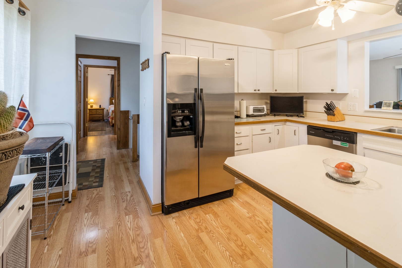 295 S Walnut Street, South Elgin, IL 60177