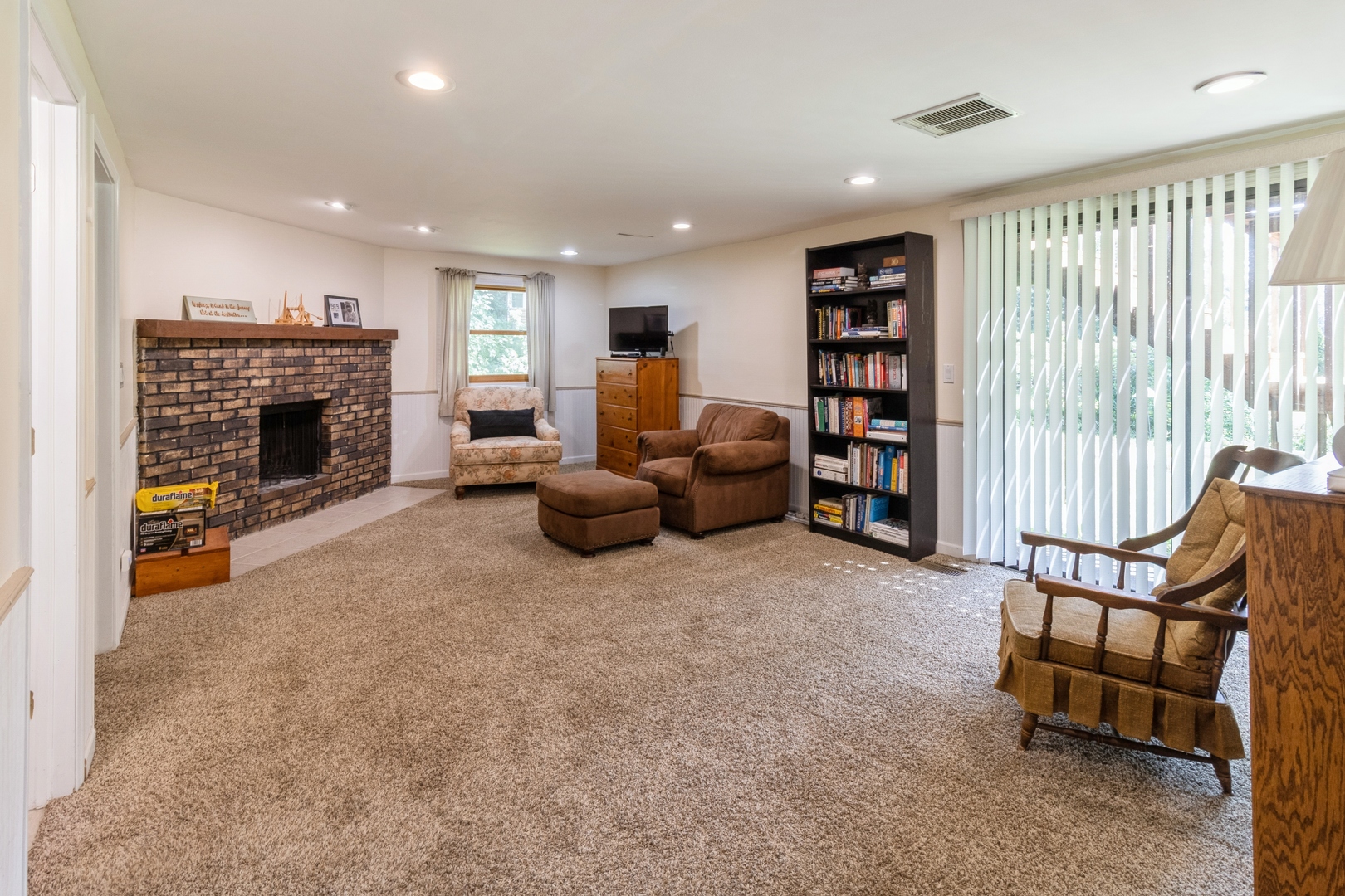 295 S Walnut Street, South Elgin, IL 60177