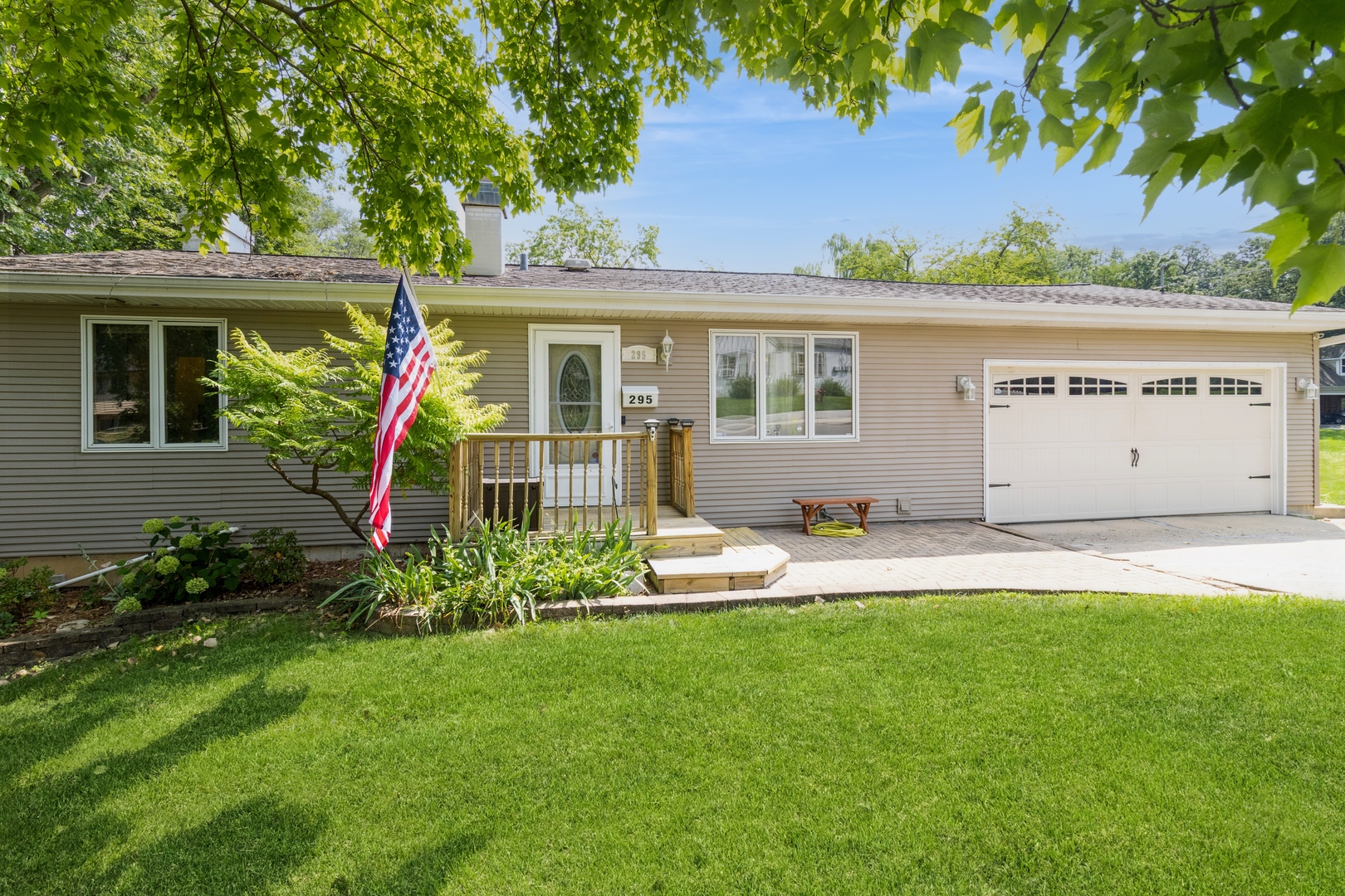 295 S Walnut Street, South Elgin, IL 60177