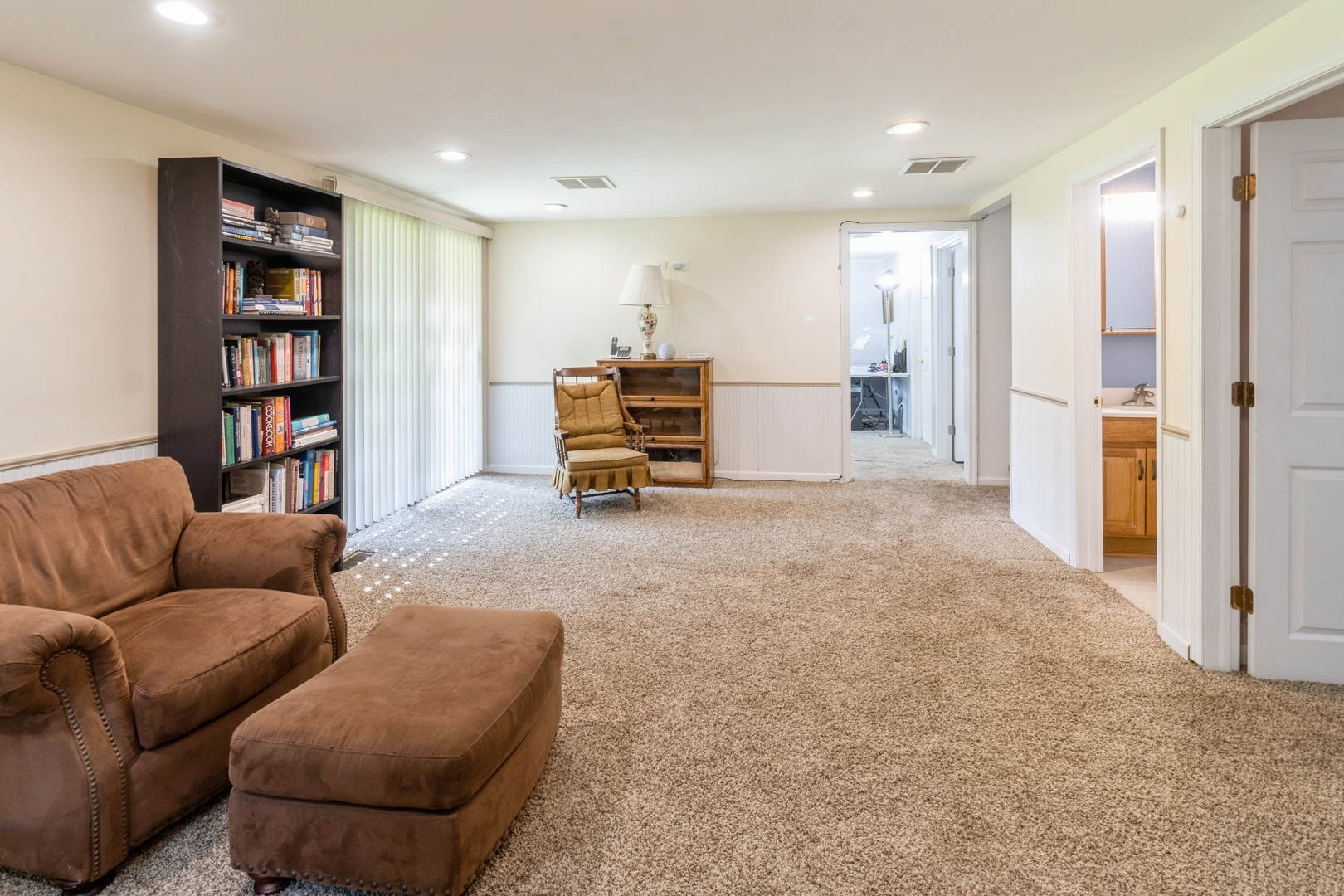 295 S Walnut Street, South Elgin, IL 60177