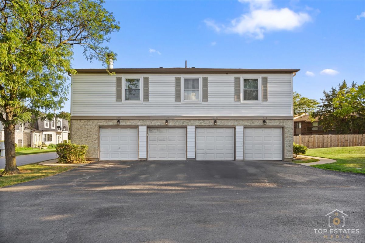 2044 N GINGER CREEK Drive, Palatine, IL 60074