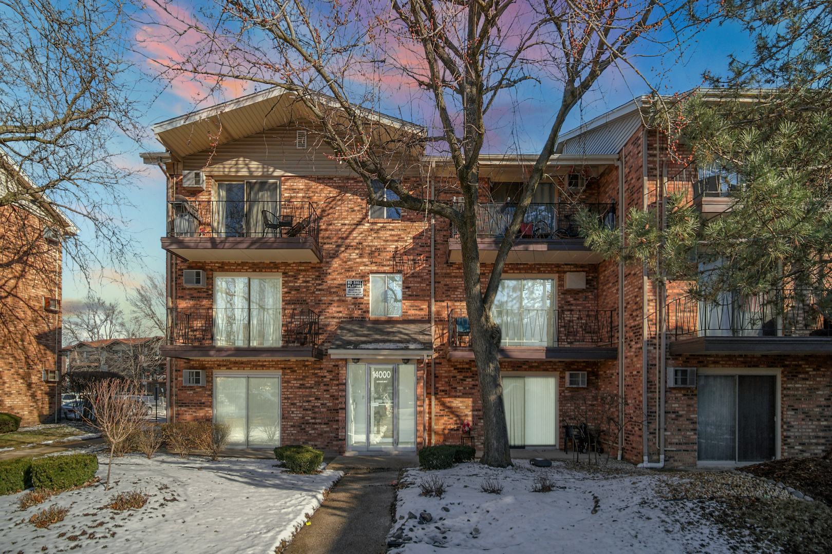 14000 Waterbury Drive #1001, Crestwood, IL 60418