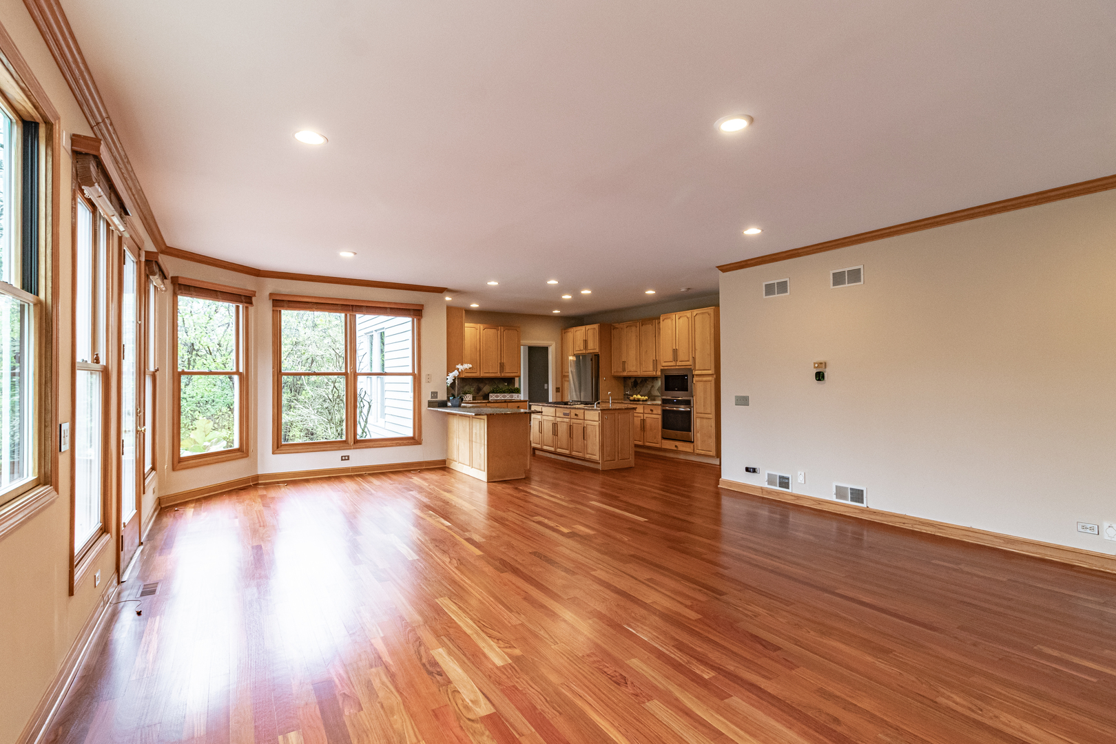 5660 PIIKOI Lane, Libertyville, IL 60048