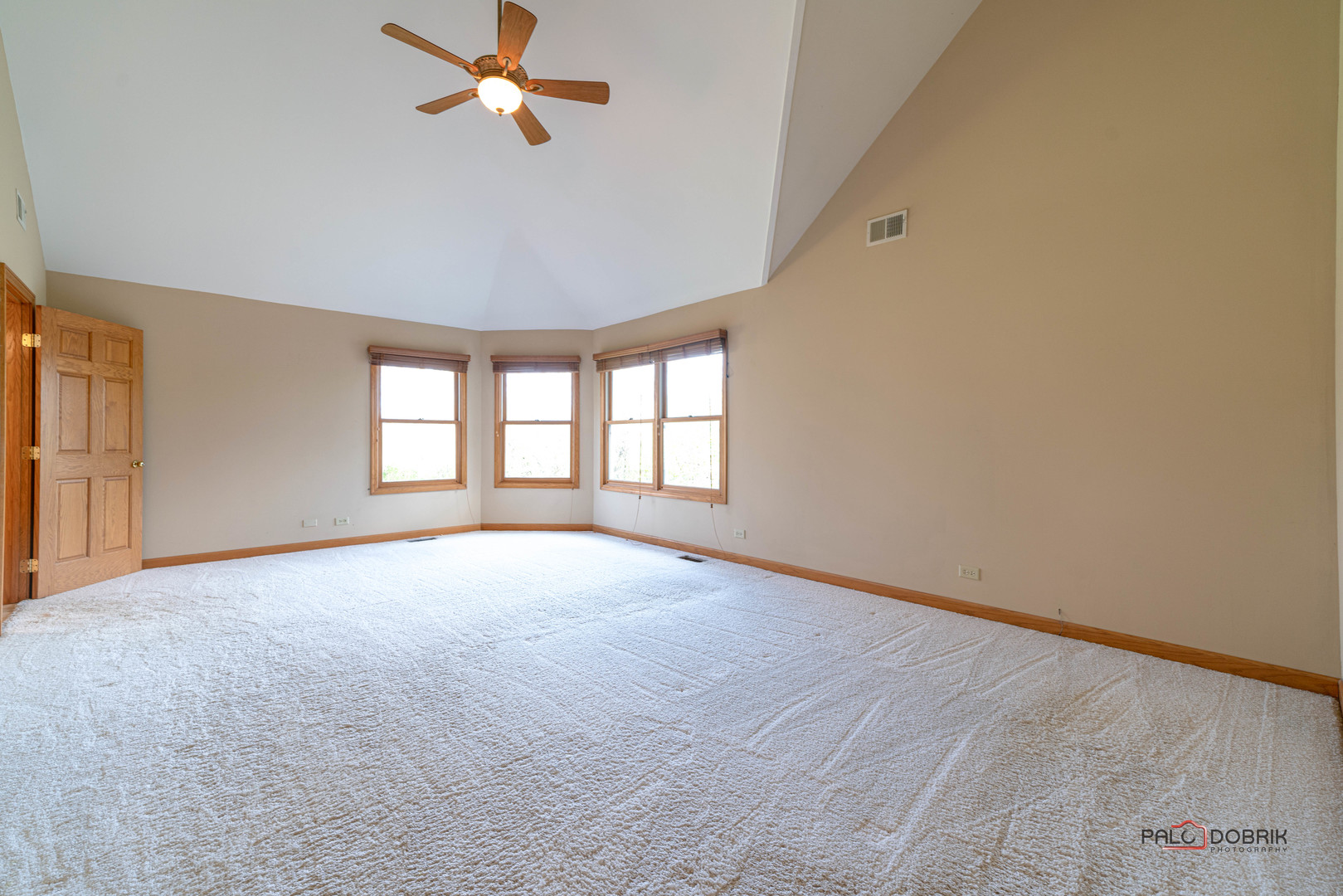 5660 PIIKOI Lane, Libertyville, IL 60048