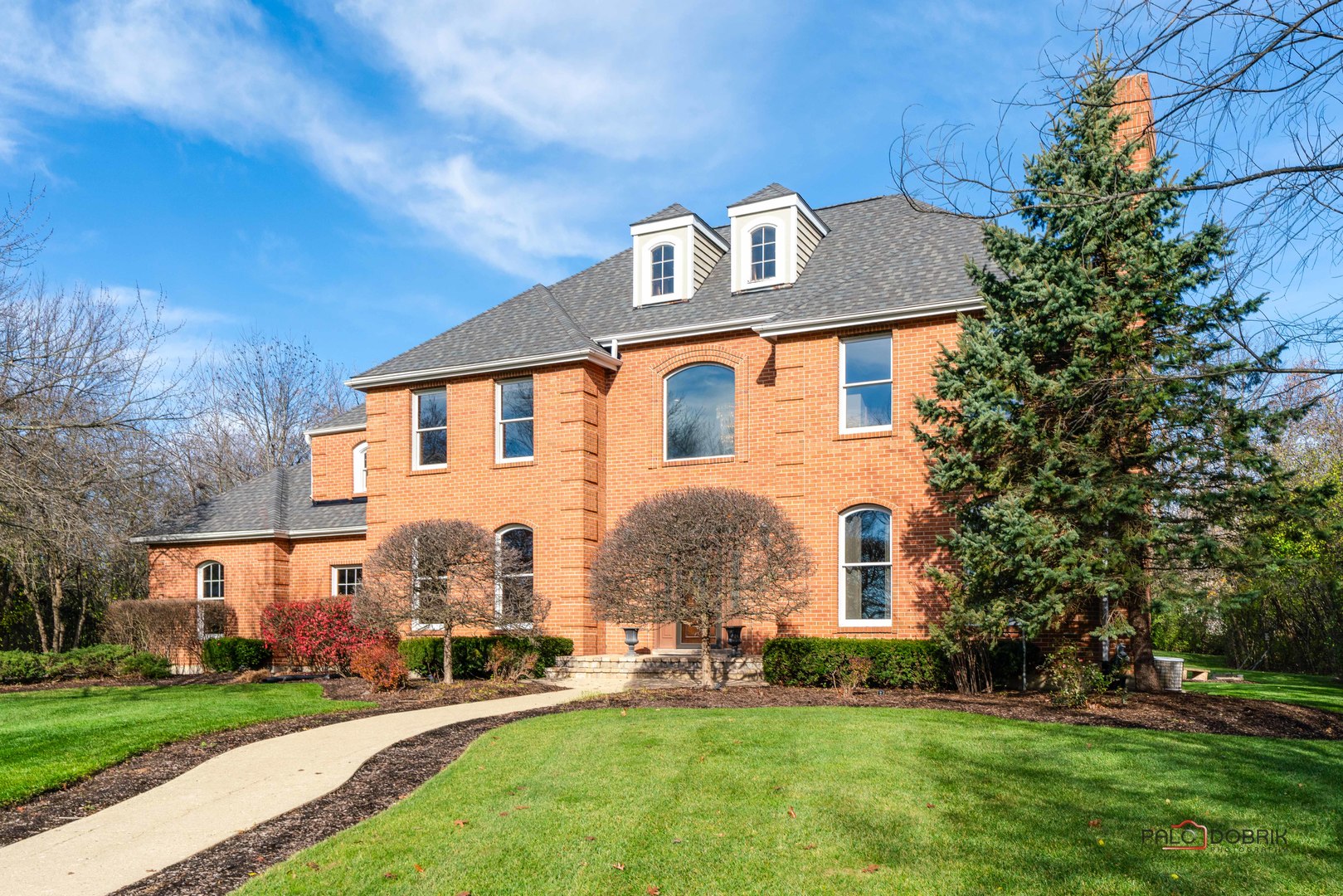 5660 PIIKOI Lane, Libertyville, IL 60048