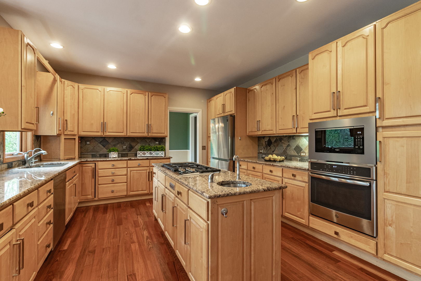 5660 PIIKOI Lane, Libertyville, IL 60048