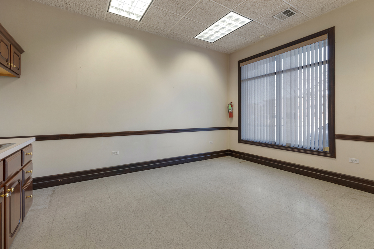 10270 Central Avenue, Oak Lawn, IL 60453